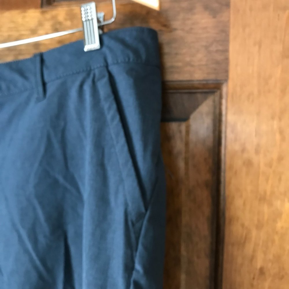 Kenneth Cole Flat Front Blue Heather Lightweight Tech Shorts Size 36 - Picture 5 of 11